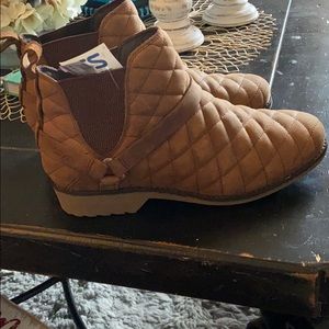 New Teva Boots